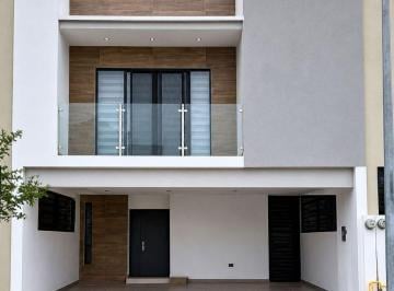 Casa en condominio de 3 habitaciones, García · Casa en Renta Cumbre Altta Residencial