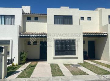 Casa · 114m² · 3 Recámaras · 2 Estacionamientos · Casa en Venta en Fraccionamiento La Trinidad, Cuautlancingo, Puebla.