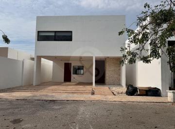Casa · 3 Recámaras · 2 Estacionamientos · Casa en Renta en Cholul