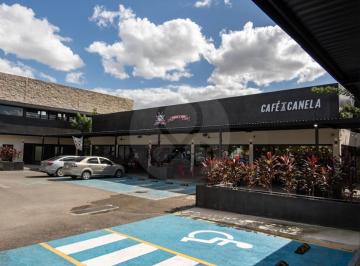 Local comercial · 425m² · 2 Estacionamientos · Local en Renta en Fraccionamiento Pedregales de Ciudad Caucel