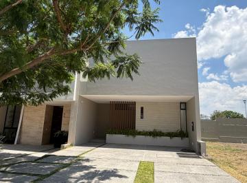 Casa en condominio de 4 habitaciones, Tlajomulco de Zúñiga · Vive y Estrena en Paraje Casas de Autor