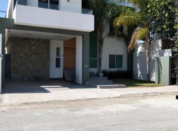 Casa de 3 habitaciones, Saltillo · Casa en Venta en Fracc. Country Club