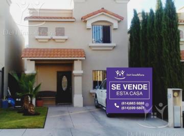 Casa · 114m² · 3 Recámaras · 2 Estacionamientos · Lomas de Montecarlo