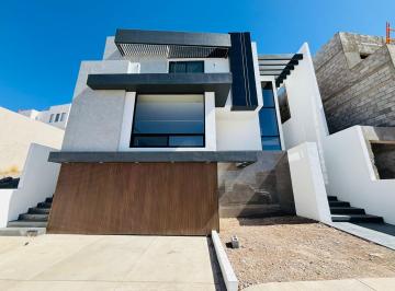 Casa · 331m² · 3 Recámaras · 2 Estacionamientos · Casa en Venta Vistas del Valle
