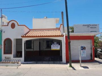 Casa de 2 habitaciones, Mazatlán · Casa con Locan en Venta en Los Portales