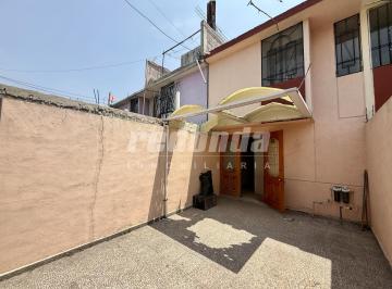 Casa · 60m² · 2 Recámaras · 1 Estacionamiento · Casa en La Guadalupana