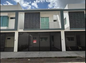 Casa en condominio de 2 habitaciones, Mérida · Townhouse de 2 Recámaras Equipado en El Corazón de Altabrisa