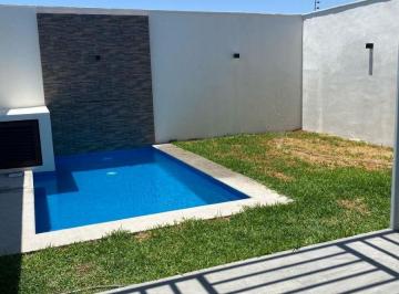 Casa de 4 habitaciones, Boca del Río · Venta de Casa con Alberca en Costa de Oro, Boca del Río, Ver.