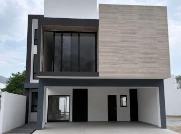 Casa · 372m² · 4 Recámaras · 3 Estacionamientos · Casa en Venta en Carretera Nacional El Barrial, Santiago Nl