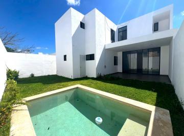 Casa en condominio · 308m² · 4 Recámaras · 3 Estacionamientos · Casa en Privada de 4 Recámaras con Piscina y Amenidades