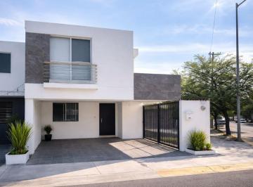 Casa · 150m² · 3 Recámaras · 2 Estacionamientos · Rmc Casa en Venta en Molinos de San Francisco en Apodaca Nuevo Leon