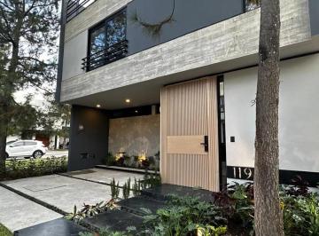 Casa de 3 habitaciones, Zapopan · Casa en Venta Coto Privanza