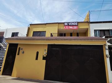 Casa de 5 habitaciones, Zapopan · Casa en Venta (A Una Cuadra del Mercado del Mar, Zapopan)