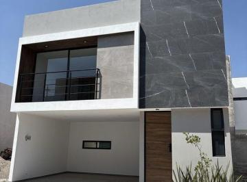 Casa · 200m² · 3 Recámaras · Casa Amplia y Moderna en Venta en Zona Plaza San Diego