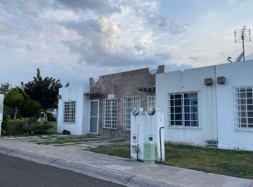 Casa · 69m² · 2 Recámaras · 2 Estacionamientos · Casa en Renta en Paseos del Bosque