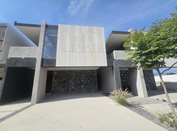 Casa · 245m² · 3 Recámaras · 2 Estacionamientos · Venta de Casa en Saltillo Coahuila Norte