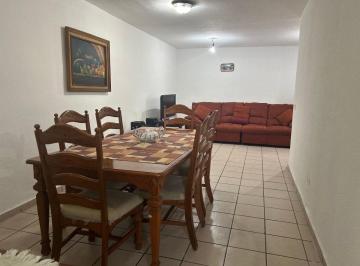 Casa de 4 habitaciones, Querétaro · Vendo Casa de 2 Niveles en Jardines de Santiago, Qro. Ideal Para Consultorio / Oficinas $2,185,000