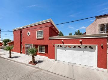 Casa de 4 habitaciones, Juárez · Venta de Casa en La Colonia Alameda, Ciudad Juarez, Chihuahua.