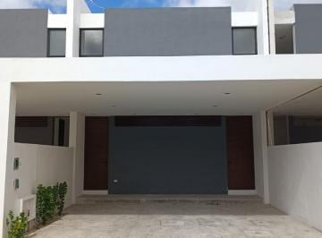 Casa en condominio · 188m² · 2 Recámaras · 2 Estacionamientos · Casa en Condominio - Hacienda Xcanatun