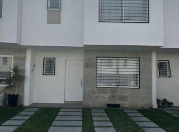 Casa · 125m² · 3 Recámaras · 2 Estacionamientos · Casa en Venta en Tres Cantos Residencial