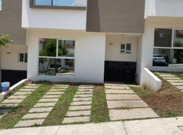 Casa de 3 habitaciones, Morelia · Casa en Renta en Cañadas del Bosque Tres Marias