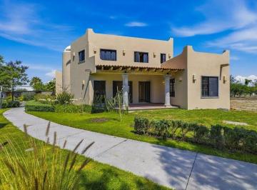 63044d96f3afbee07e019aa3d39e42789296fffa90cc5525434ebf4d703ef85b · Casa en Comunidad Privada en San Miguel de Allende, a 15 Min en Auto del Centro