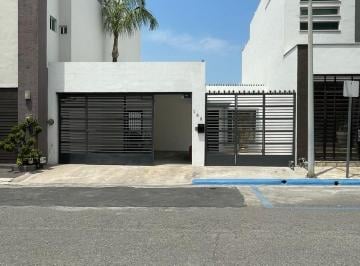 Casa · 200m² · 1 Recámara · 2 Estacionamientos · Casa en Renta en Cumbres Elite 8 Sec
