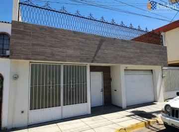 Casa · 250m² · 4 Recámaras · 2 Estacionamientos · Casa en Renta en Col. Guillermina Durango