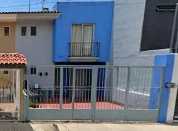 Casa de 3 habitaciones, Guadalajara · Casa en Venta en Los Arrayanes, Guadalajara, Jal.