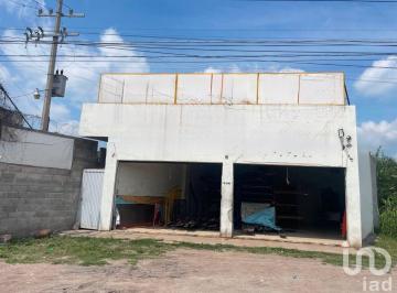 Local comercial · 90m² · 4 Estacionamientos · Venta de Local con Terreno en Río Verde, S. L. p.