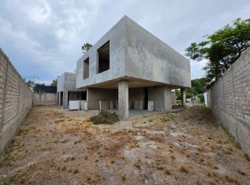 Casa de 4 habitaciones, Zapopan · Casa en Venta en Obra Gris en Las Fuentes, Zapopan