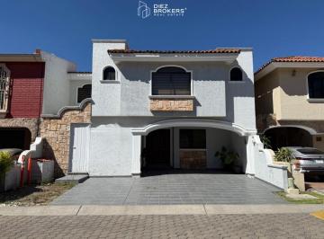 Casa de 3 habitaciones, Zapopan · Casa en Venta - Virreyes Residencial, Zapopan.
