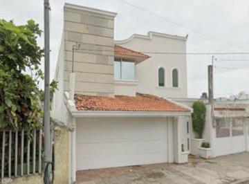 Casa de 3 habitaciones, Veracruz · Venta de Casa Cerca de Playa en Veracruz