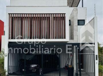 Casa de 3 habitaciones, Xalapa · Linda Casa de 3 Niveles con Amplio Roof Garden y Gimnasio en Ánimas, Xalapa.