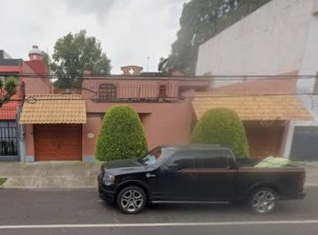 Casa de 5 habitaciones, Coyoacán · Casa en Venta en Alcaldia del Carmen, Coyoacan, Cdmx 04100.