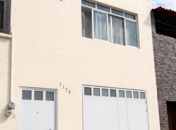 Casa de 5 habitaciones, Guadalajara · Casa en Venta con Departamento Incluido en Mezquitan Country