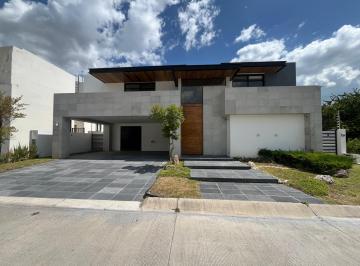 Casa · 481m² · 4 Recámaras · 4 Estacionamientos · Casa en Residencial El Molino