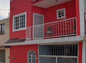 Casa de 3 habitaciones, Celaya · Casa en Venta en Villas de La Hacienda Celaya Guanajuato