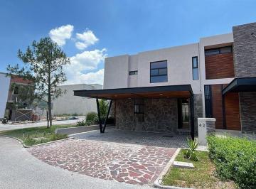 c16b9e6e121caf83bd6707e988e2d6ed6c75ae8304e5d9b9112201a3c169a62c · Casa en Venta en Altozano, Querétaro