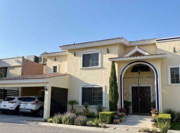 Casa · 476m² · 4 Recámaras · 2 Estacionamientos · Casa en Venta Raquet Club, Hermosillo, Sonora