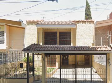 Casa de 3 habitaciones, Guadalajara · Casa en Bosques de La Victoria Guadalajara, con Jardin, Cerca de Parque Urbano, Prepa 5 U de G, Hosp