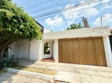 Casa de 4 habitaciones, Guadalajara · Casa en Venta, Vallarta Sur