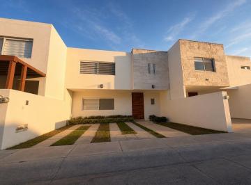 61c023adf3240147b94ca53c78884ac9ea9a0aca6fcacf824c0de1594f7c5e84 · Casa en Renta Coto Andaluz