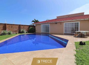Casa · 332m² · 4 Recámaras · 3 Estacionamientos · Casa de Oportunidad! con Alberca Fracc. Punta Tiburón, Riviera Veracruzana