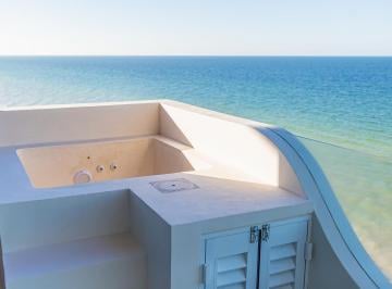 Departamento · 101m² · 2 Recámaras · 1 Estacionamiento · Venta Departamento Frente Al Mar de 2 Recámaras Jacuzzy Privado y Amenidades en Telchac Puerto
