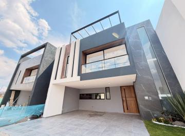 Casa · 340m² · 4 Recámaras · 2 Estacionamientos · Casa en Venta en Lomas de Angelopolis III, Cascatta, Puebla.