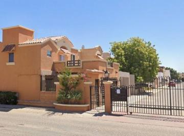 Casa de 3 habitaciones, Hermosillo · Casa en Venta de Remate en Puerta Real Seccion 1, Hermosillo, Son.