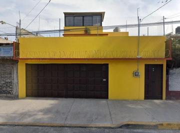 Casa de 4 habitaciones, Gustavo A. Madero · ¡Visita Tu Próximo Hogar! Dispone de Jardín y Espacios Ideales Para Tu Familia.