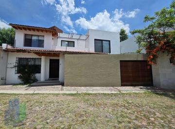 59a4b039d91f800a09cb4c0201b2fdc9c9a763ce390729292bd34e50cf22d088 · Jurica Casa en Venta con Habitación en Planta Baja con Opción 4a Habitación