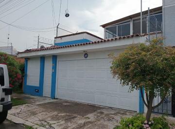Casa de 4 habitaciones, Zapopan · Casa en Venta en Arboledas - Corona Boreal 3883